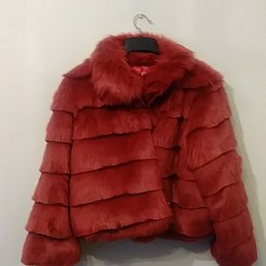Waistline fake fur coat